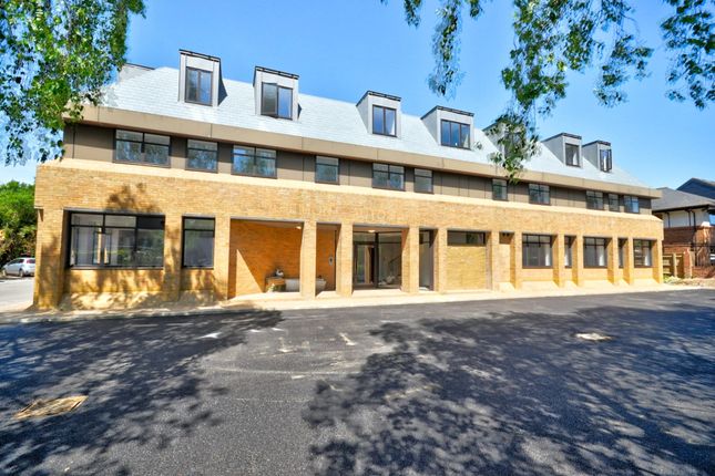 Claremont Place, Chinnor, Oxfordshire 2 bed apartment for sale