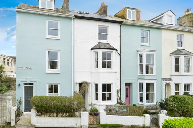 4 bed terraced house