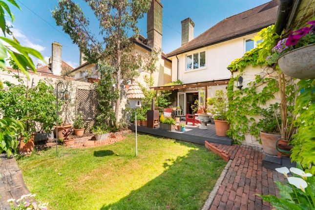 3 bed semi-detached house