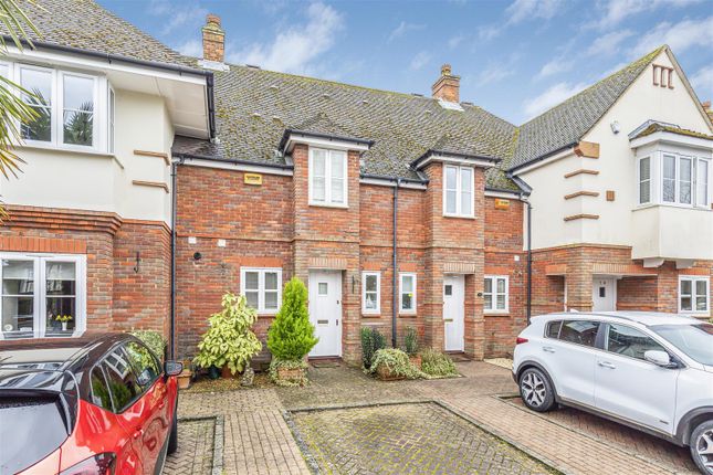 St. Martins Mews, Woking GU22 2 bed terraced house for sale