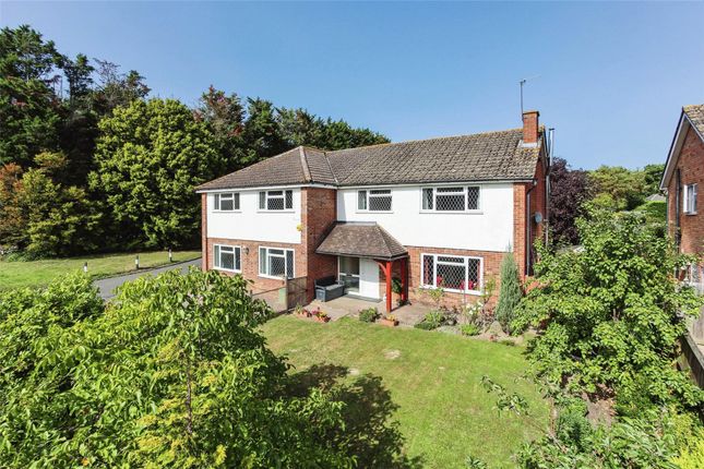 6 bed detached house