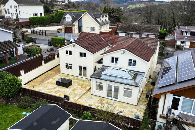 6 bedroom detached house for sale