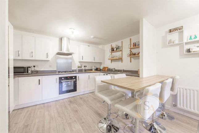 Grayling Close, Godalming 2 bed flat for sale
