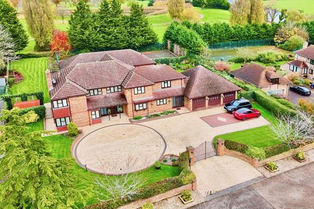 6 bedroom detached house for sale