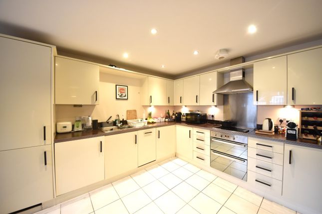 Ercolani Avenue, High Wycombe... 2 bed apartment for sale
