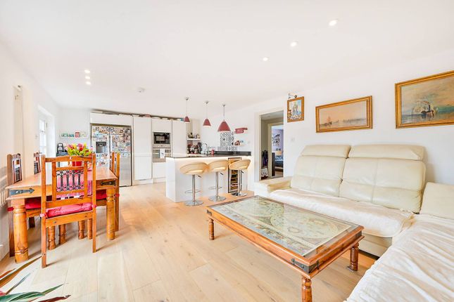 4 bedroom flat for sale