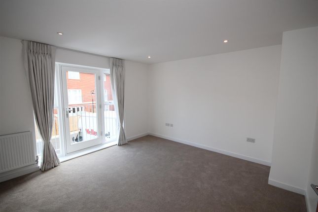 Westwood Drive, Kingsmead, Canterbury 2 bed flat for sale