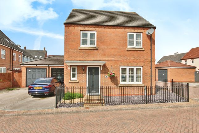 Parish Mews, Kingswood, Hull, HU7 3DL 3 bed detached house for sale