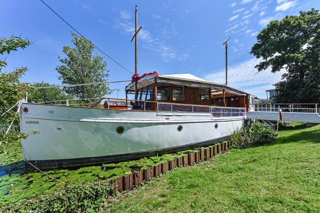 Chichester Marina, Chichester 3 bed houseboat for sale