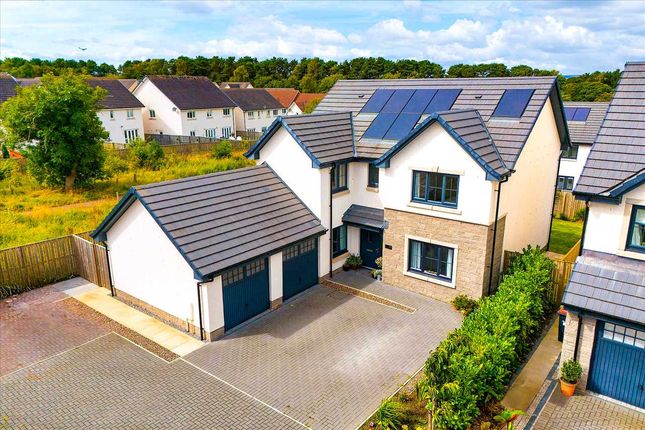 Threipmuir Walk, Livingston 4 bed detached house for sale
