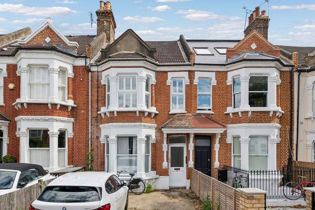 Earlsfield Road, London SW18 2 bed flat for sale