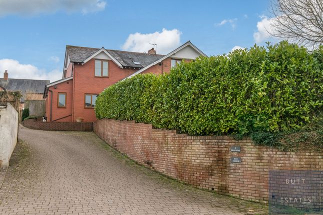5 bedroom semi-detached house for sale