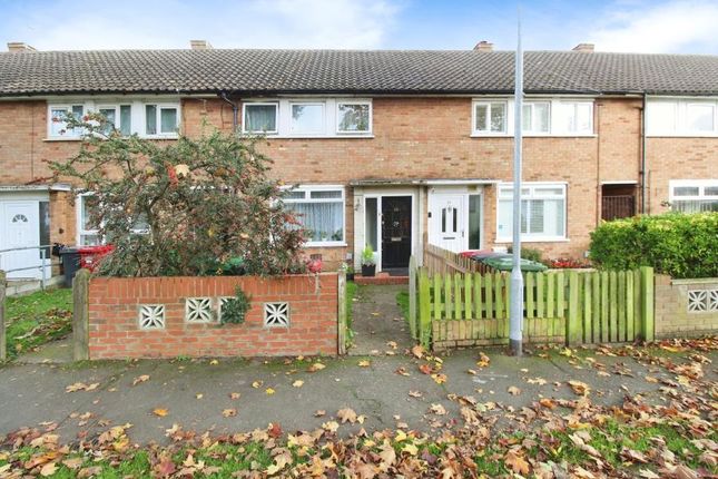 Parry Green North, Langley 3 bed terraced house for sale