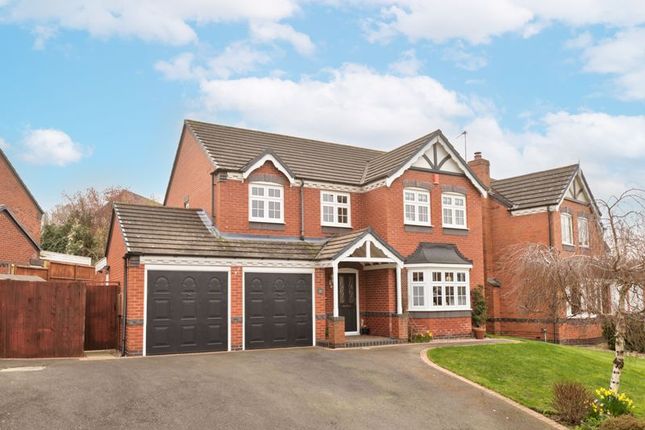 5 bedroom detached house for sale