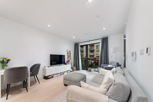 Banyan Court, Regalia Close, London, E16 1 bed apartment for sale