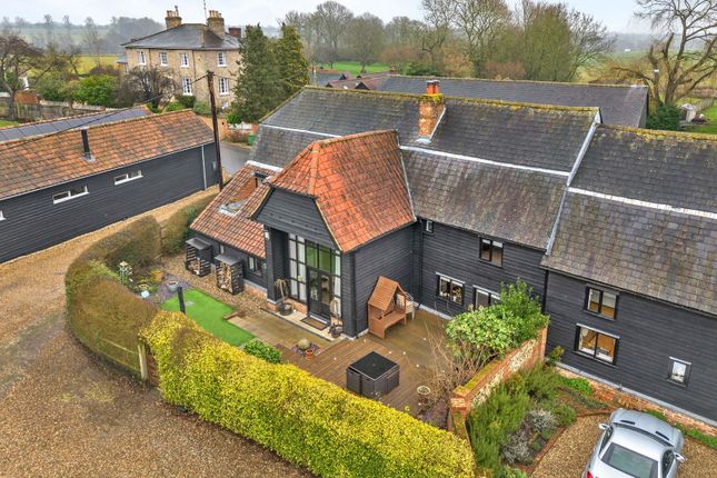 Brookend, Dunmow CM6 4 bed barn conversion for sale