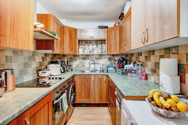 2 bedroom maisonette for sale