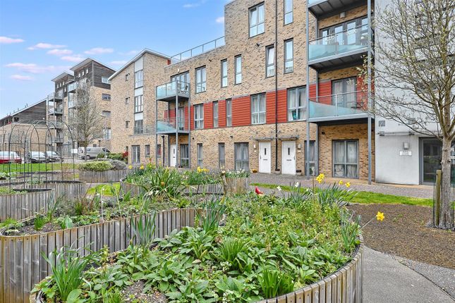 Pepys Court, Cambridge CB4 2 bed apartment for sale