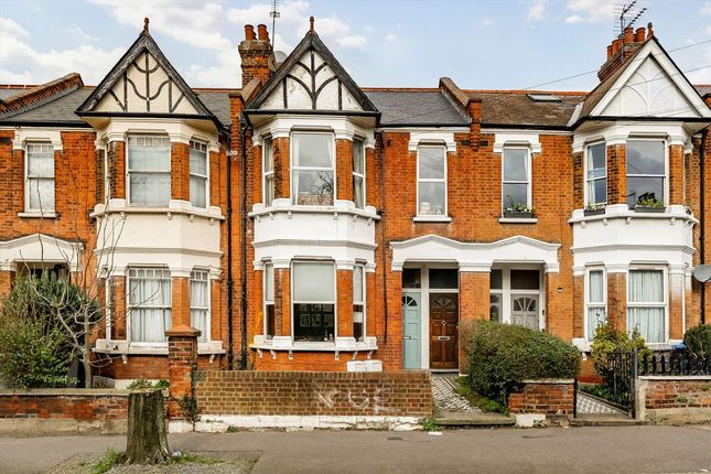 Furness Road, London NW10 2 bed flat for sale