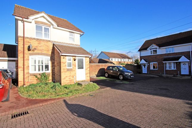 3 bed link detached house