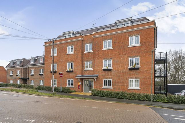 3 bedroom flat for sale
