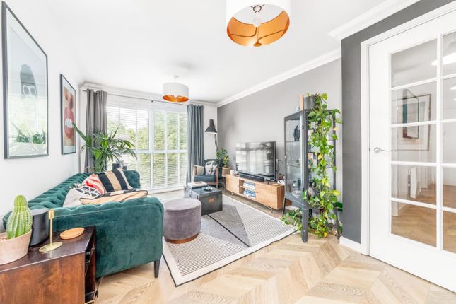 Highwood Close, East Dulwich, London... 2 bed apartment for sale