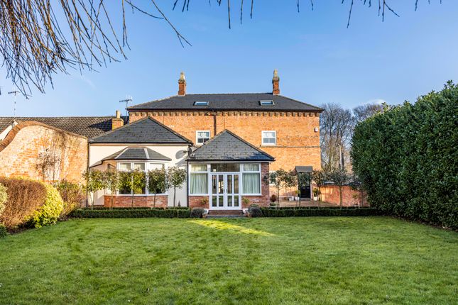 6 bedroom detached house for sale