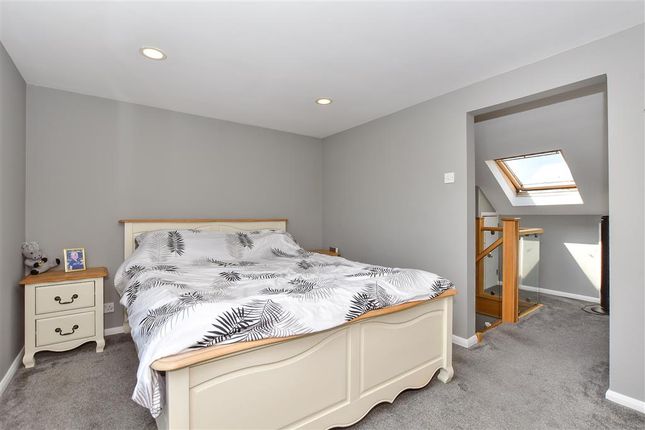 Royston Gardens, St... 4 bed semi