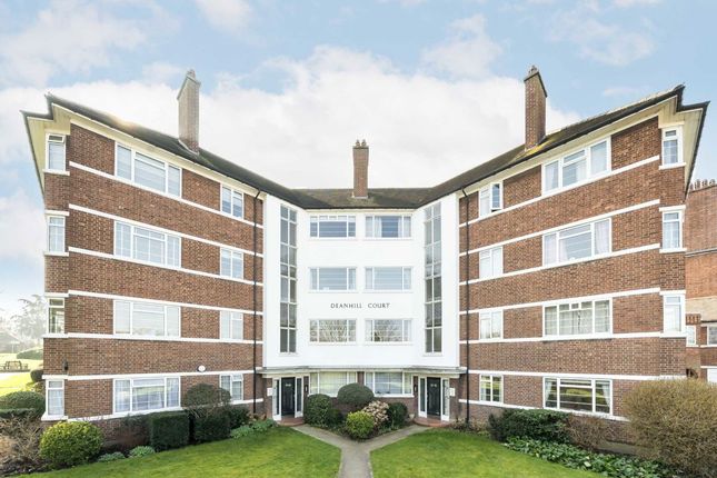 Upper Richmond Road West, London SW14 2 bed flat for sale
