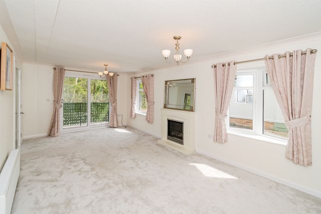 2 bedroom park home for sale