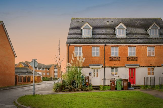 3 bed end terrace house