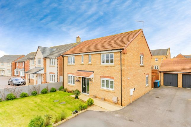 5 bed detached house