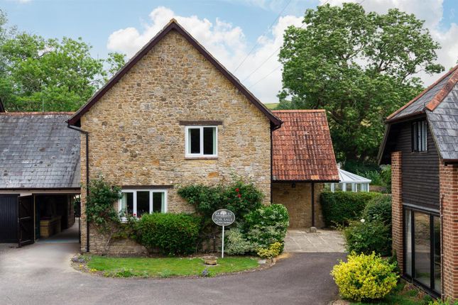 4 bedroom link detached house for sale
