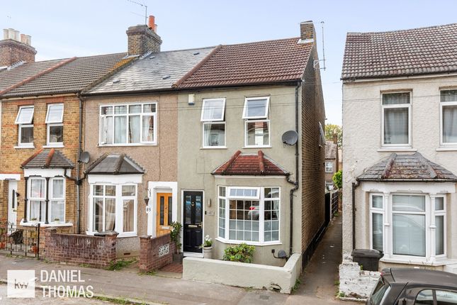 4 bedroom end of terrace house for sale