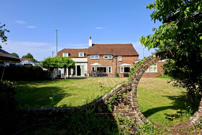 Main Road, Nutbourne, PO18 6 bed detached house for sale