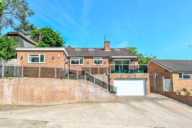 College Lane, Woking, GU22 5 bed detached house for sale