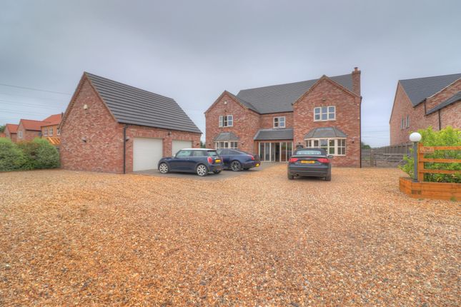 5 bed detached house