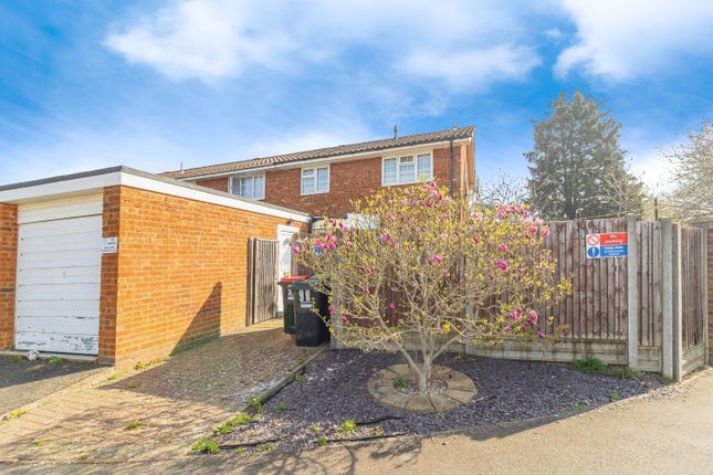 4 bedroom end of terrace house for sale