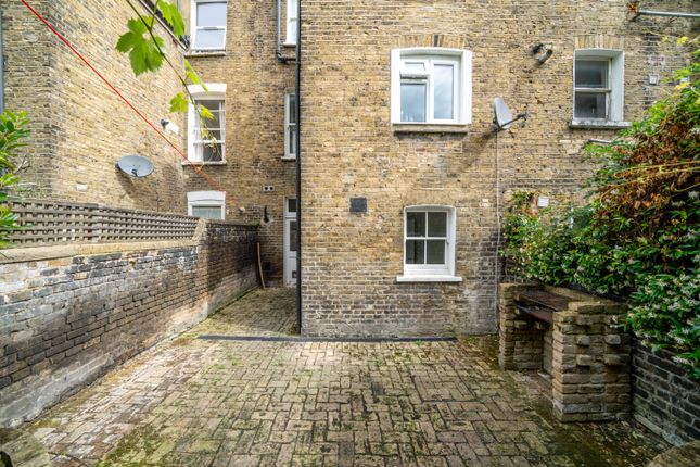 Sandmere Road, Clapham SW4 1 bed flat for sale