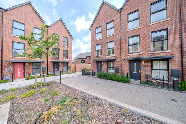 4 bed town house