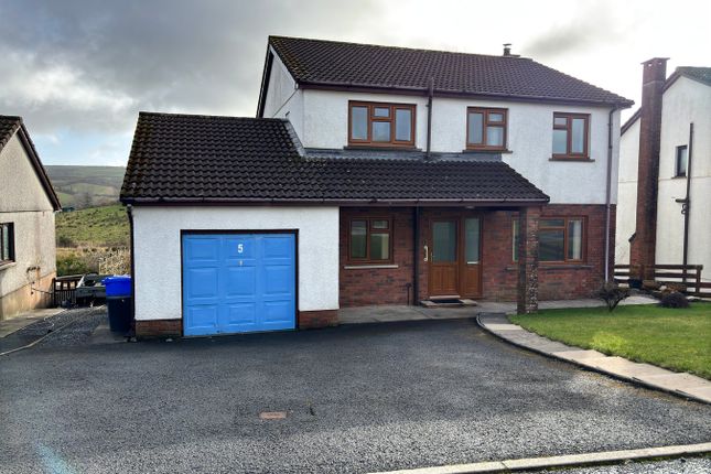 Bro Helyg, Carmarthen SA32 4 bed detached house for sale