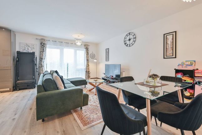 Sydney Road, Watford, WD18 2 bed flat for sale