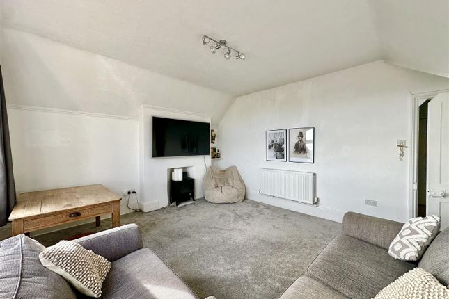 2 bed flat