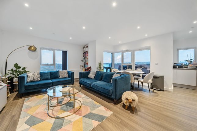Fairfield Avenue, Watford, Hertfordshire 2 bed apartment for sale
