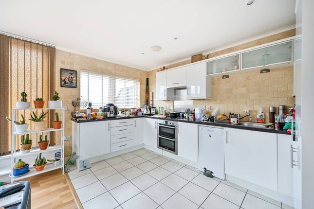 Greenbank Court, Hounslow, Isleworth... 1 bed flat for sale