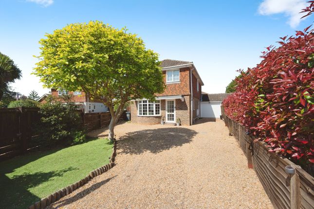 3 bed link detached house