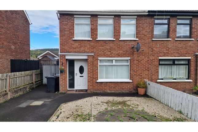 3 bed semi-detached house