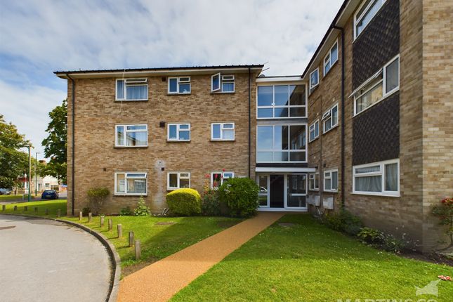 Carlingford Court, Victoria Drive 2 bed apartment for sale