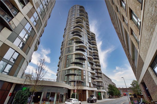 Cambridge Road, Barking, IG11 2 bed apartment for sale