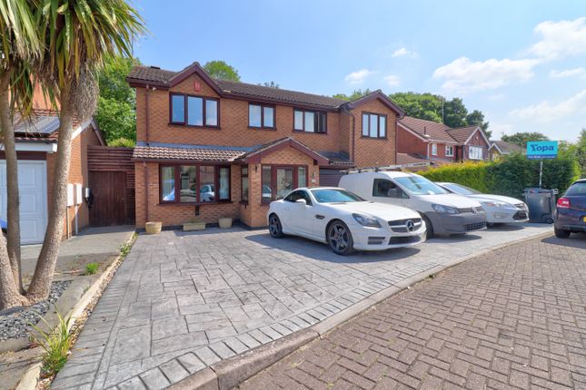 5 bedroom detached house for sale